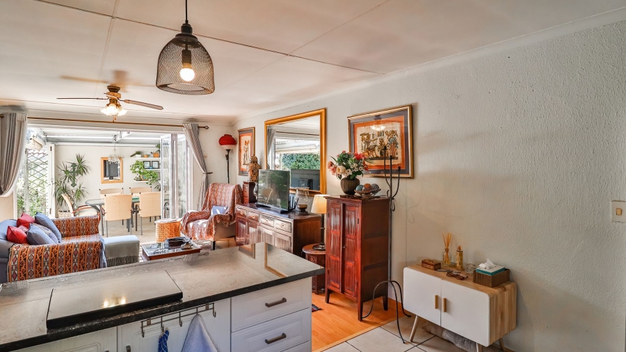 2 Bedroom Property for Sale in Magaliessig Gauteng