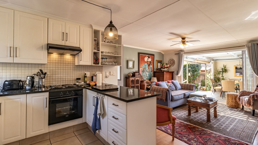 2 Bedroom Property for Sale in Magaliessig Gauteng