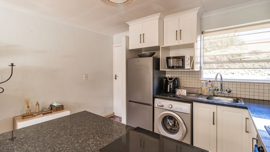 2 Bedroom Property for Sale in Magaliessig Gauteng