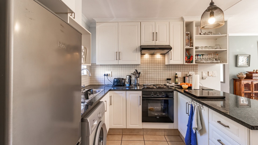 2 Bedroom Property for Sale in Magaliessig Gauteng
