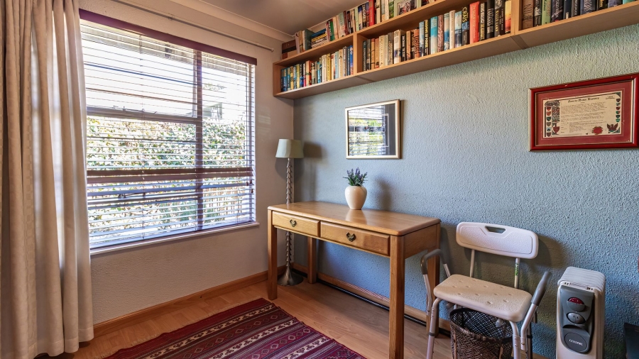 2 Bedroom Property for Sale in Magaliessig Gauteng