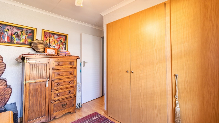 2 Bedroom Property for Sale in Magaliessig Gauteng