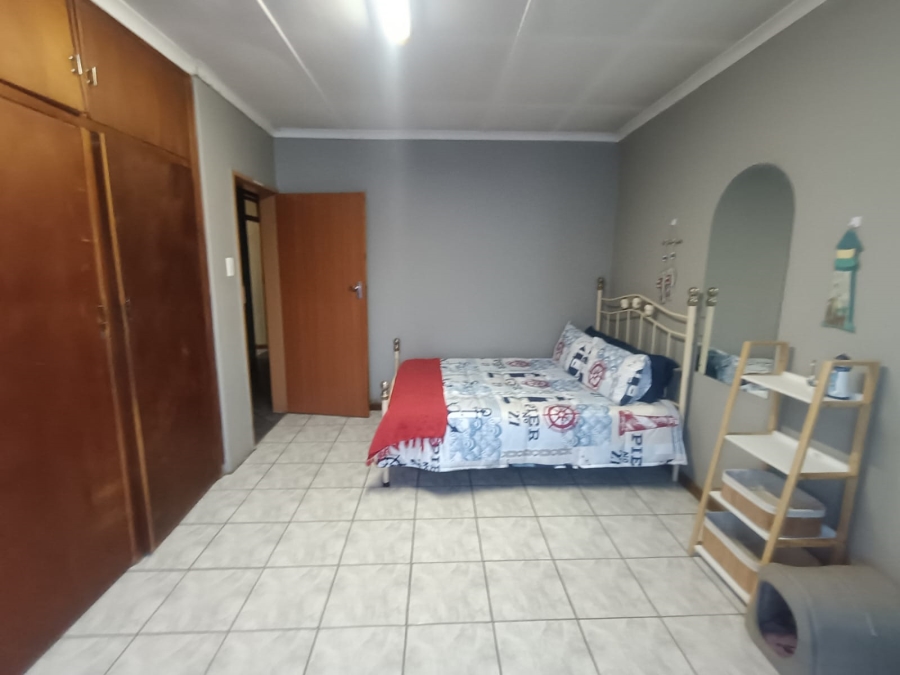 4 Bedroom Property for Sale in Vanderbijlpark CE 2 Gauteng