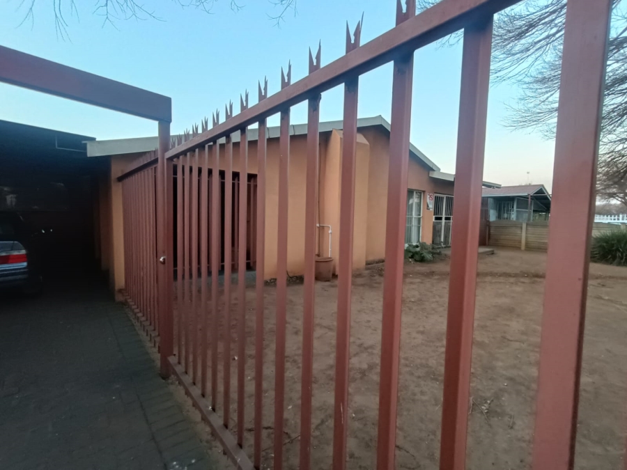 4 Bedroom Property for Sale in Vanderbijlpark CE 2 Gauteng
