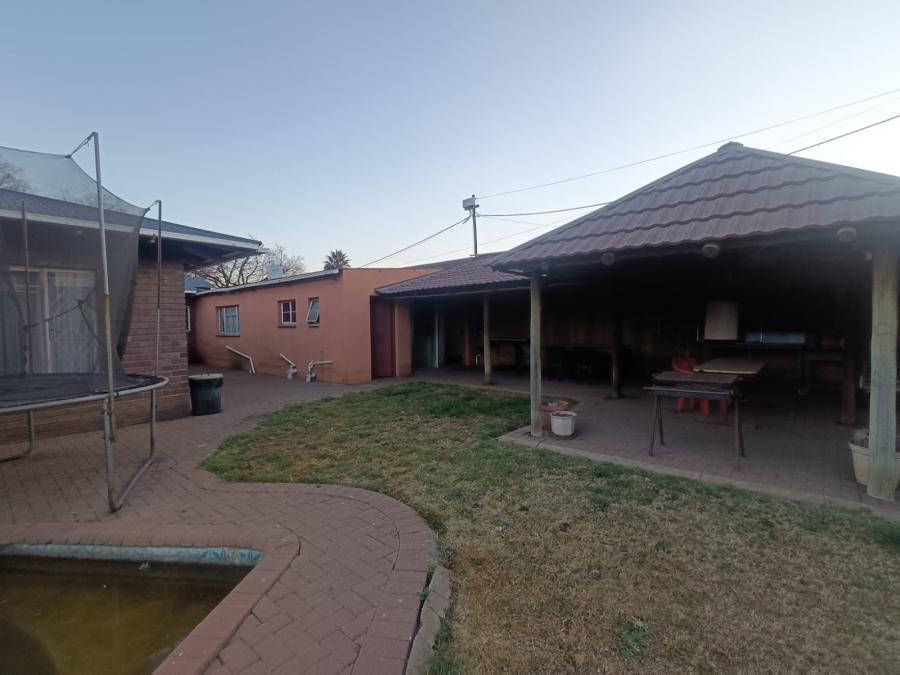 4 Bedroom Property for Sale in Vanderbijlpark CE 2 Gauteng