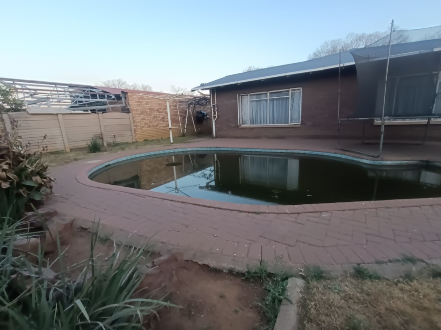 4 Bedroom Property for Sale in Vanderbijlpark CE 2 Gauteng