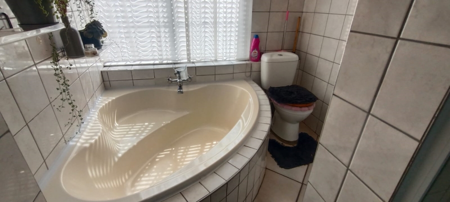 3 Bedroom Property for Sale in Brakpan Central Gauteng