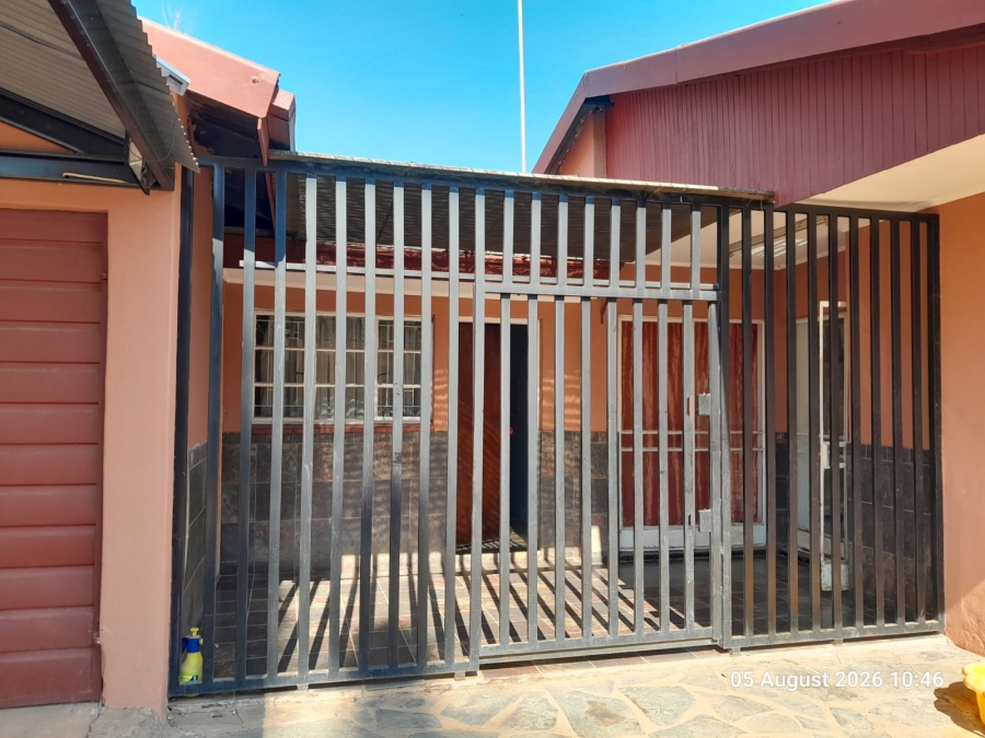 4 Bedroom Property for Sale in Pretoria North Gauteng