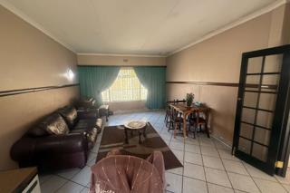 5 Bedroom Property for Sale in Glen Marais Gauteng