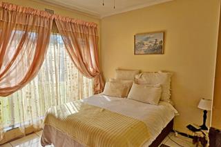 5 Bedroom Property for Sale in Glen Marais Gauteng