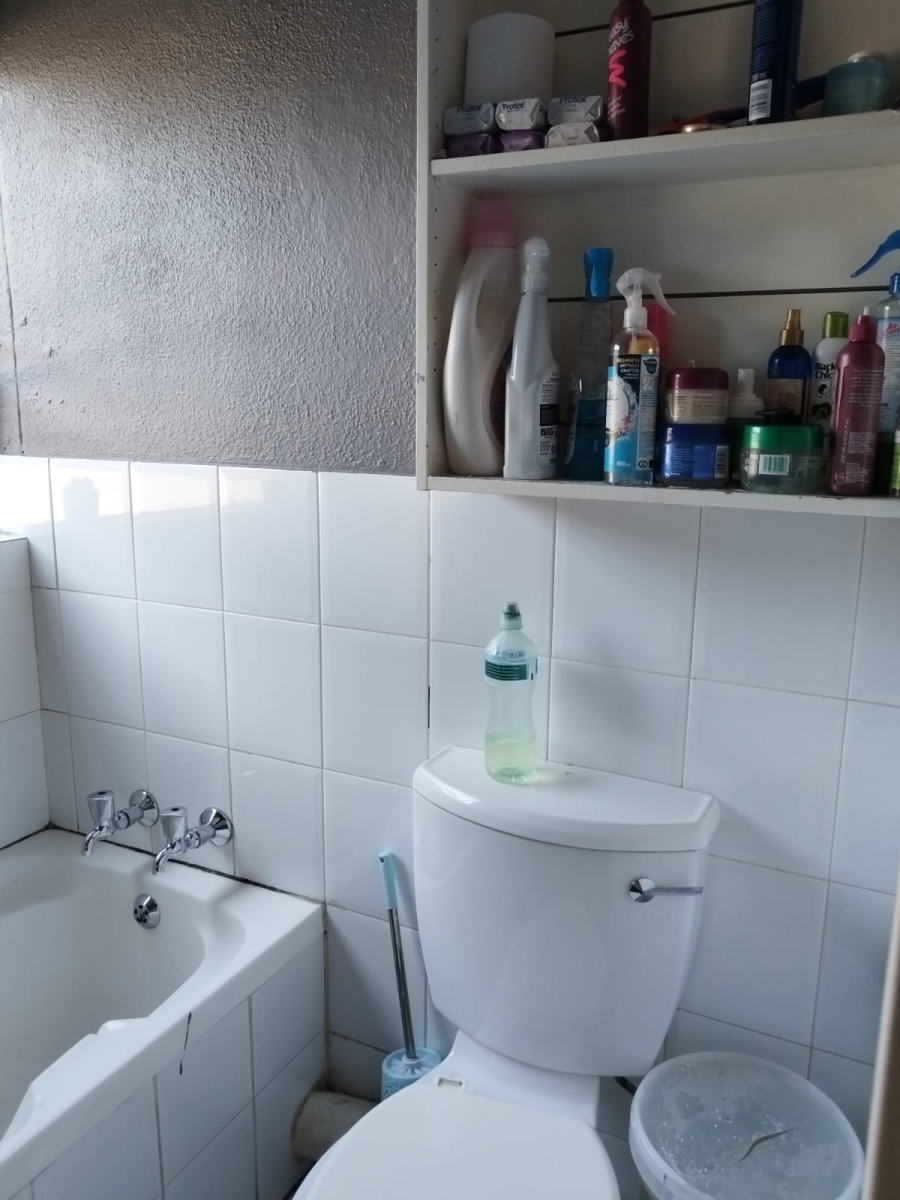 To Let 2 Bedroom Property for Rent in Bonaero Park Gauteng