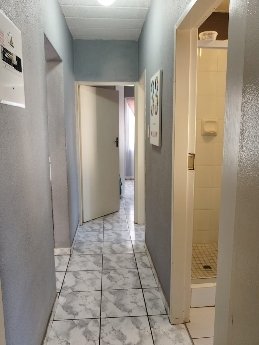 To Let 2 Bedroom Property for Rent in Bonaero Park Gauteng