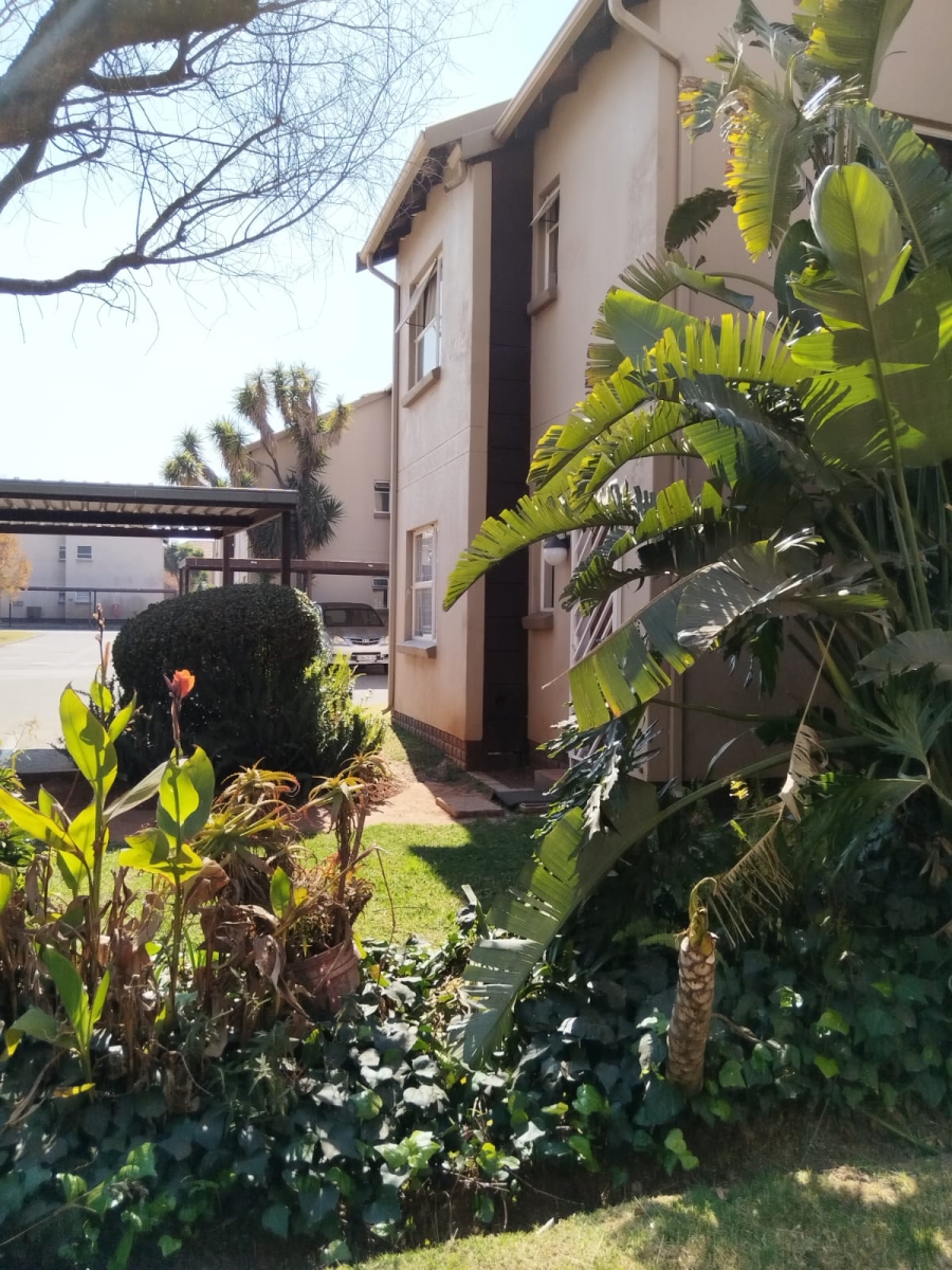 To Let 2 Bedroom Property for Rent in Bonaero Park Gauteng