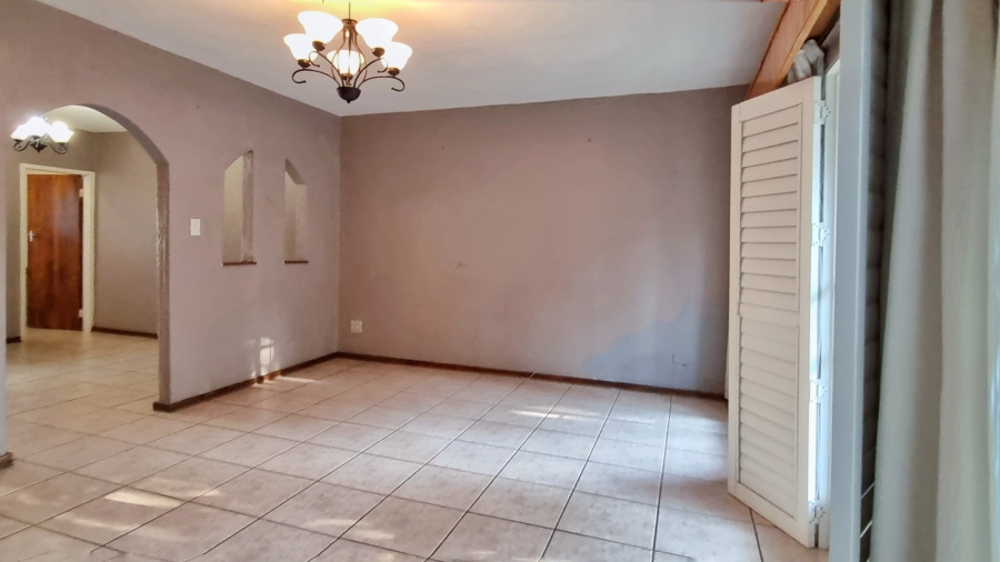 To Let 2 Bedroom Property for Rent in Fairland Gauteng