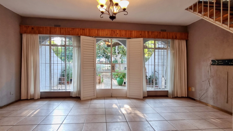 To Let 2 Bedroom Property for Rent in Fairland Gauteng