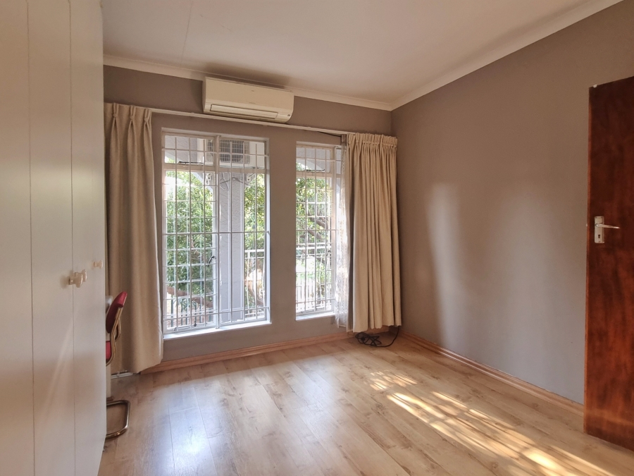 To Let 2 Bedroom Property for Rent in Fairland Gauteng