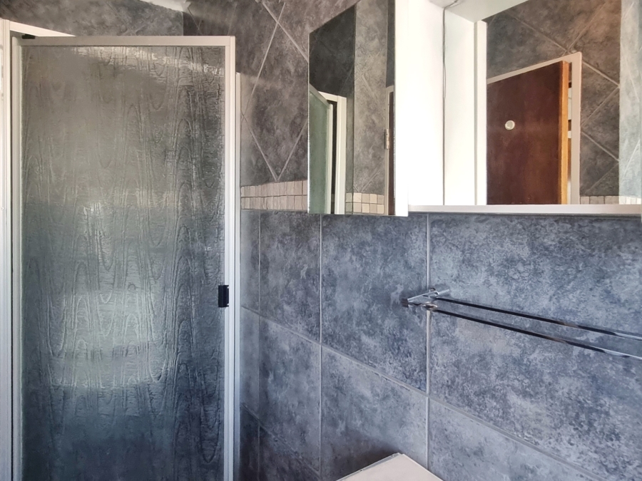 To Let 2 Bedroom Property for Rent in Fairland Gauteng