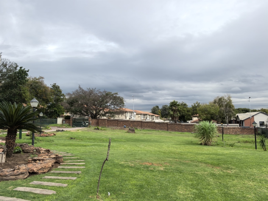 To Let 1 Bedroom Property for Rent in Ferndale Gauteng
