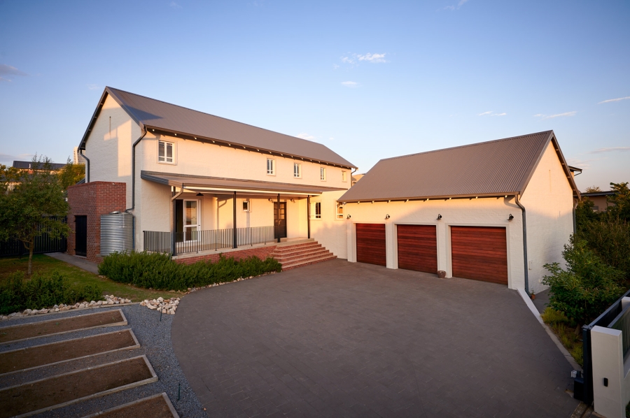 5 Bedroom Property for Sale in Waterfall Country Estate Gauteng