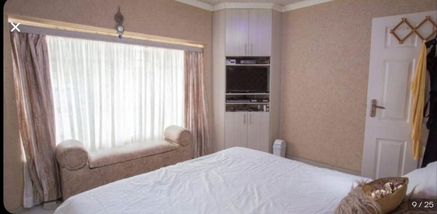 12 Bedroom Property for Sale in Robertsham Gauteng
