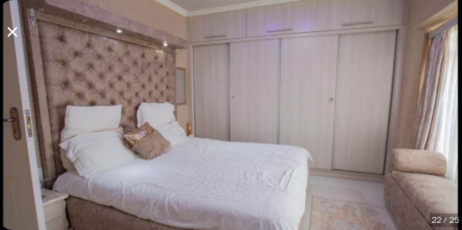 12 Bedroom Property for Sale in Robertsham Gauteng