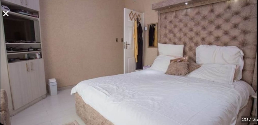 12 Bedroom Property for Sale in Robertsham Gauteng