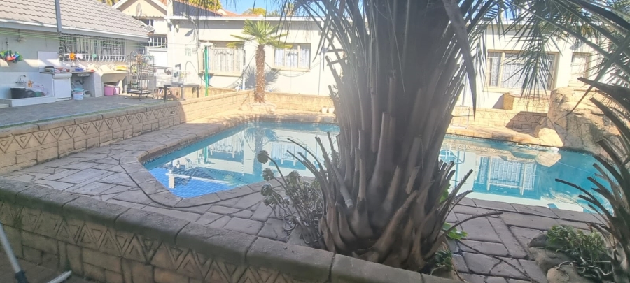 12 Bedroom Property for Sale in Robertsham Gauteng