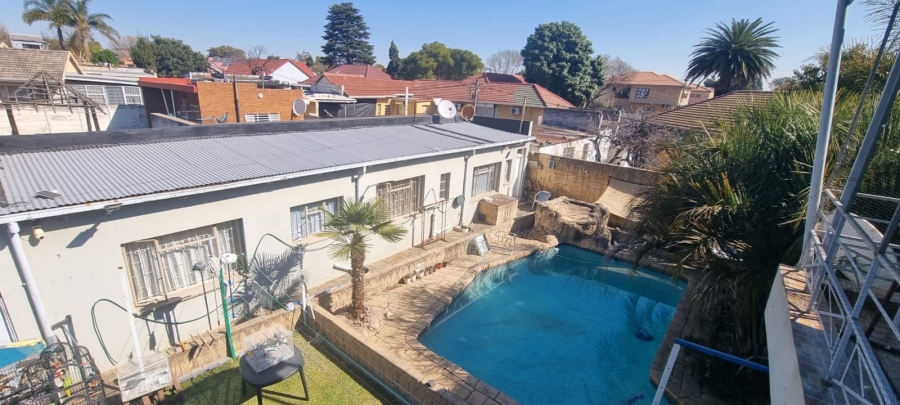 12 Bedroom Property for Sale in Robertsham Gauteng