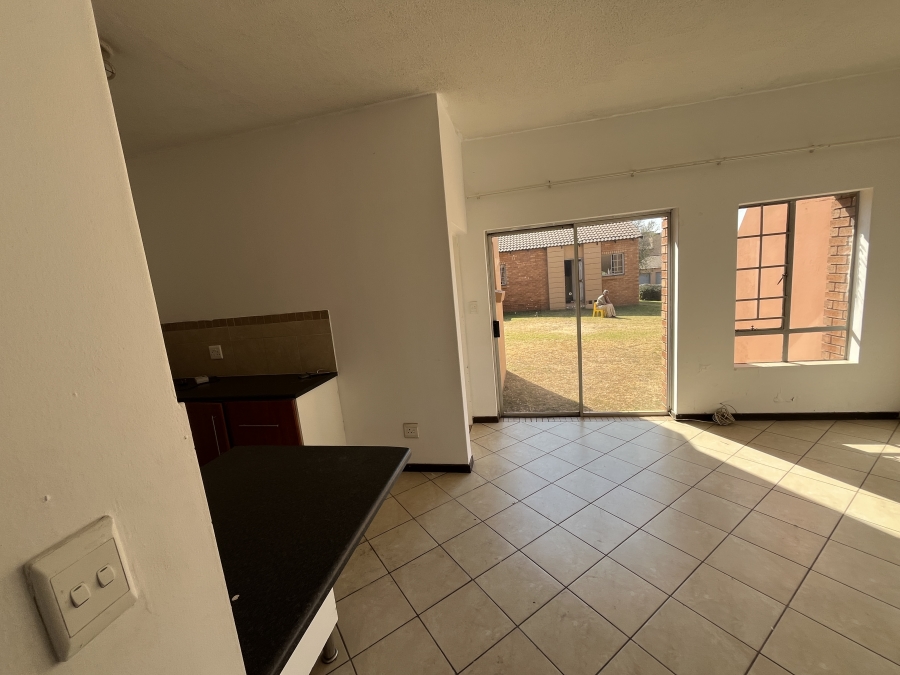 2 Bedroom Property for Sale in Erand Gardens Gauteng
