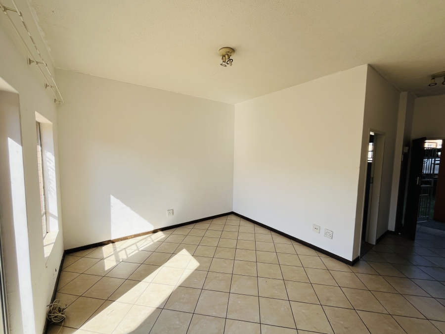 2 Bedroom Property for Sale in Erand Gardens Gauteng