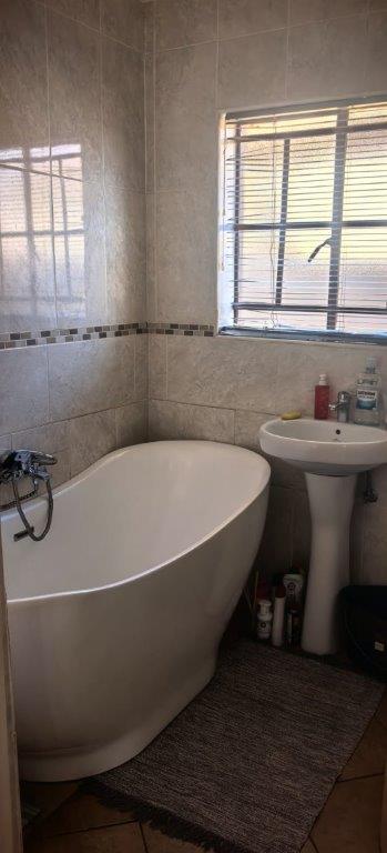 2 Bedroom Property for Sale in Soshanguve VV Gauteng