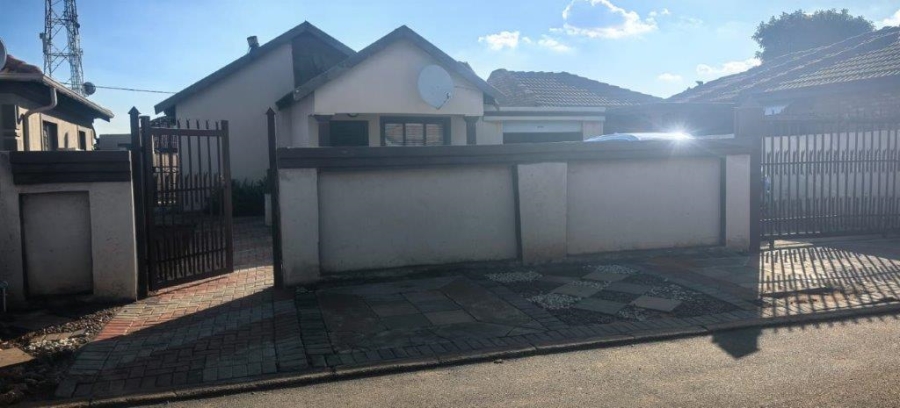 2 Bedroom Property for Sale in Soshanguve VV Gauteng
