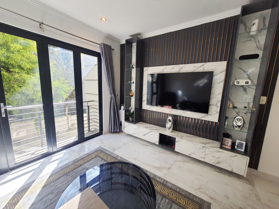 1 Bedroom Property for Sale in Morningside Gauteng