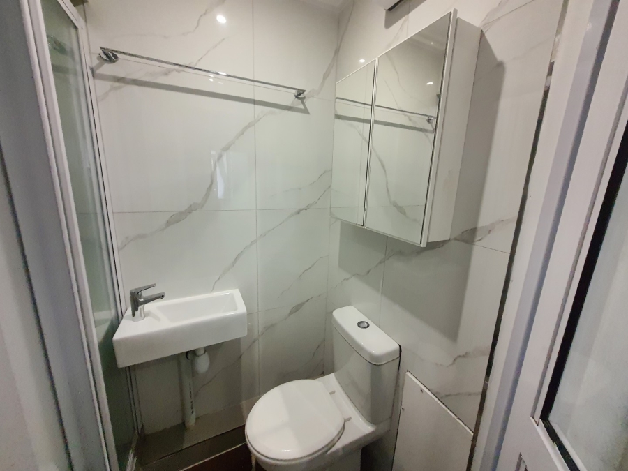 1 Bedroom Property for Sale in Morningside Gauteng