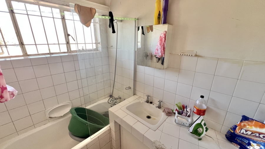 1 Bedroom Property for Sale in Windsor East Gauteng