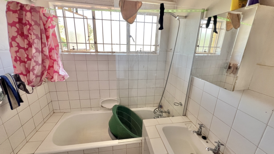 1 Bedroom Property for Sale in Windsor East Gauteng