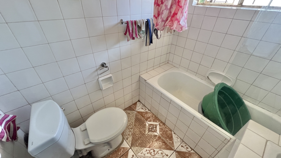 1 Bedroom Property for Sale in Windsor East Gauteng