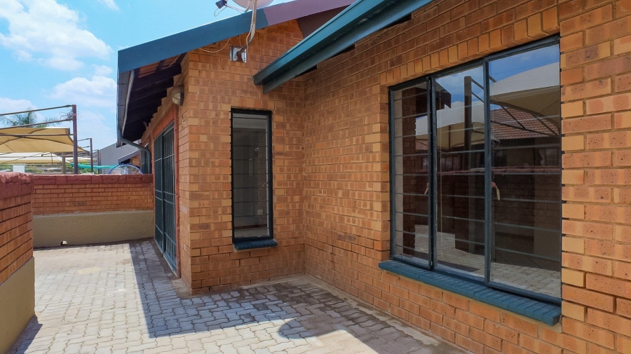 2 Bedroom Property for Sale in Lilianton Gauteng