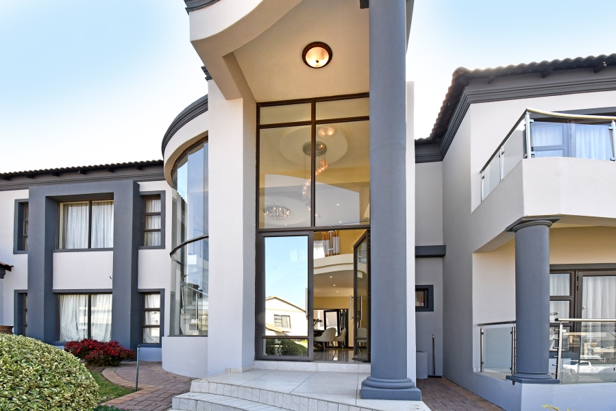 5 Bedroom Property for Sale in Blue Valley Golf Estate Gauteng