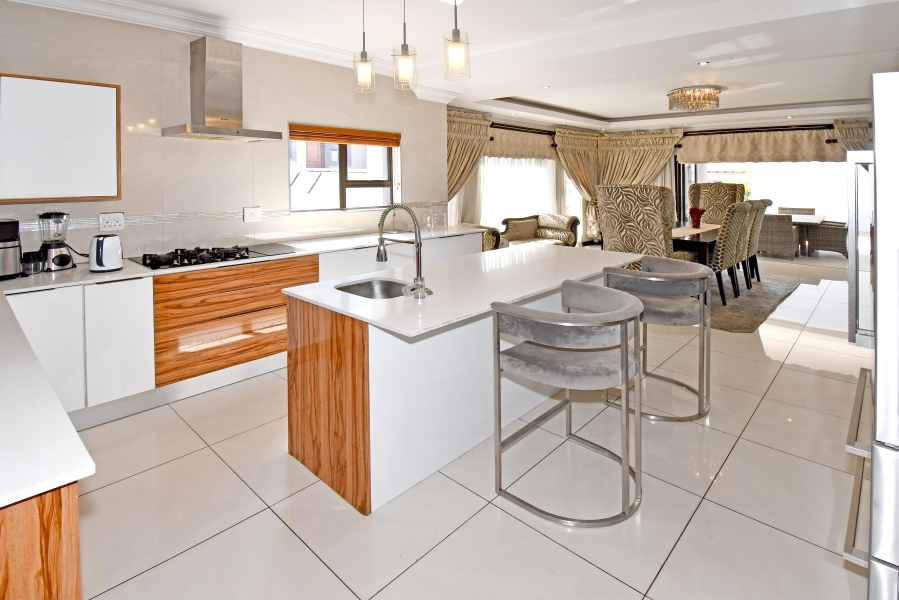 5 Bedroom Property for Sale in Blue Valley Golf Estate Gauteng