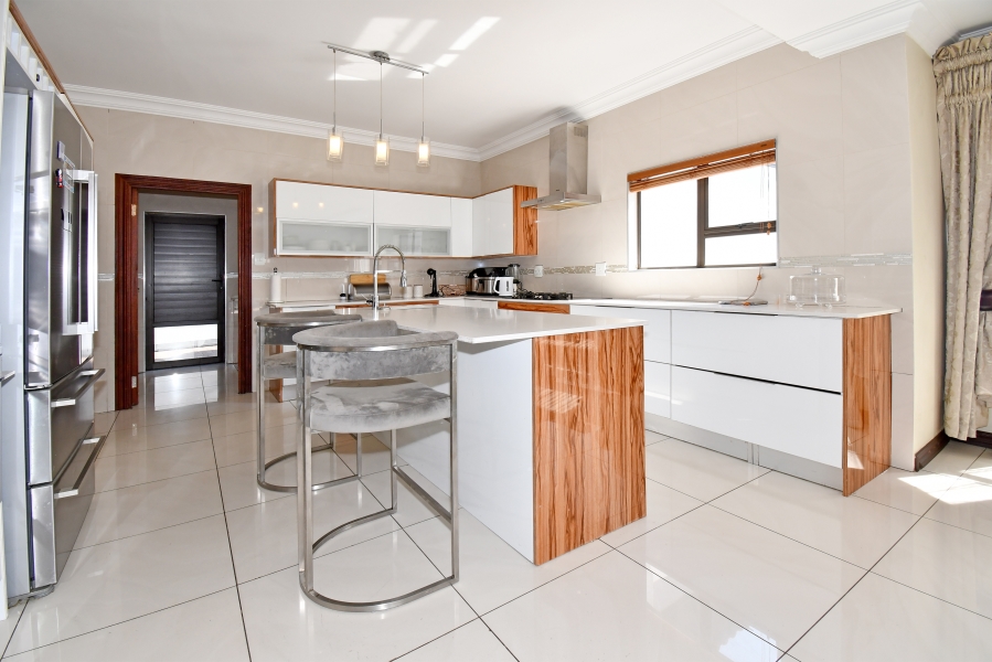5 Bedroom Property for Sale in Blue Valley Golf Estate Gauteng