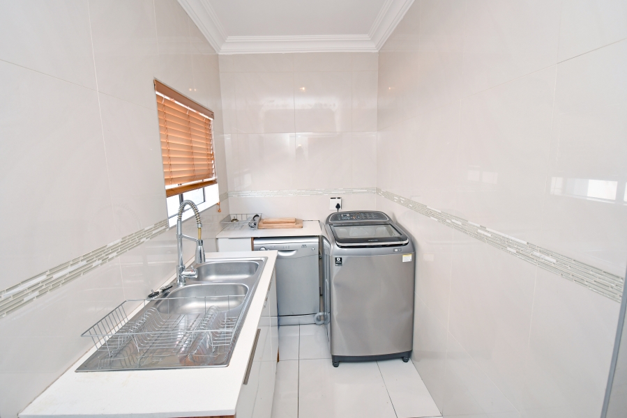 5 Bedroom Property for Sale in Blue Valley Golf Estate Gauteng