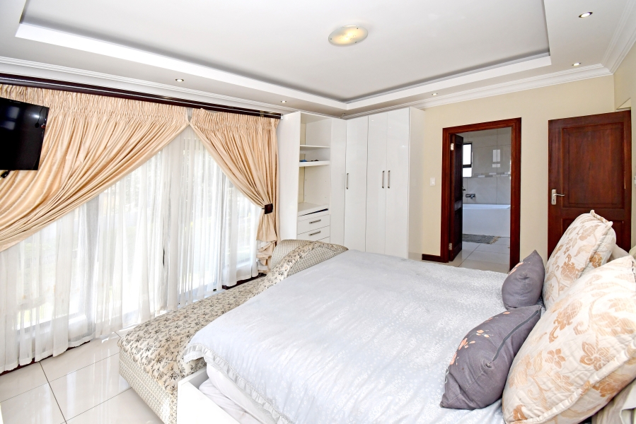 5 Bedroom Property for Sale in Blue Valley Golf Estate Gauteng