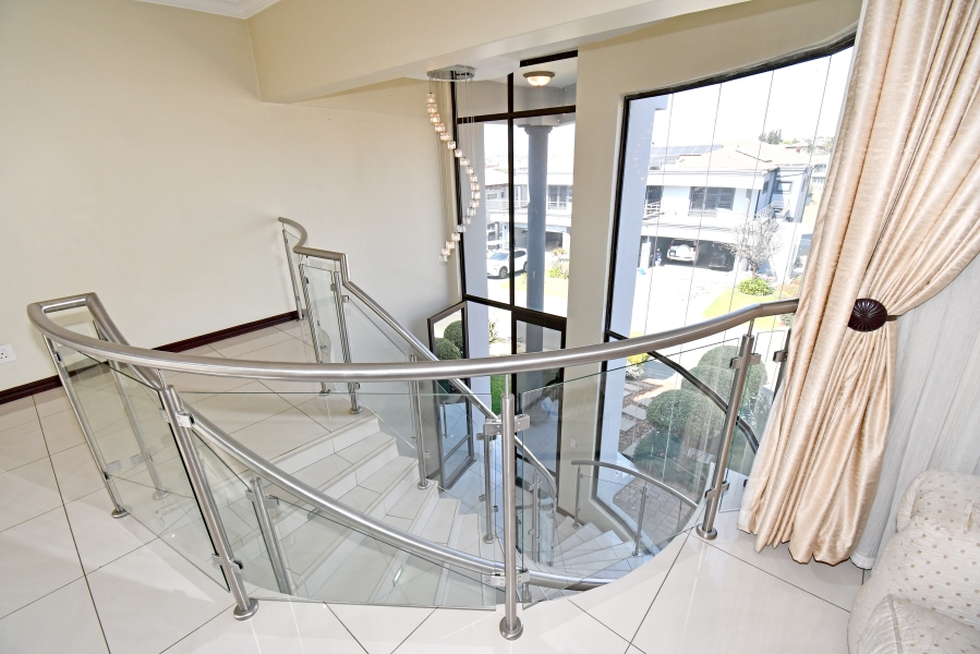 5 Bedroom Property for Sale in Blue Valley Golf Estate Gauteng