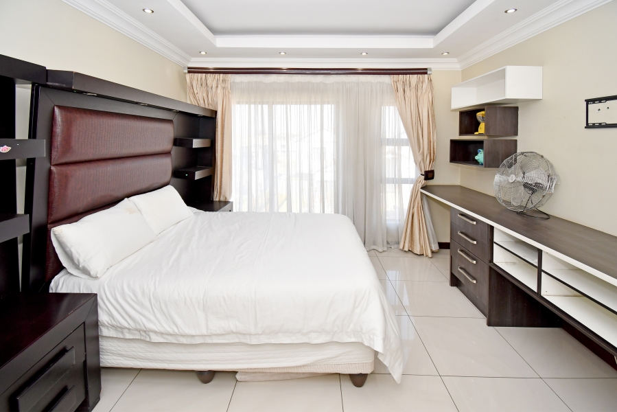 5 Bedroom Property for Sale in Blue Valley Golf Estate Gauteng
