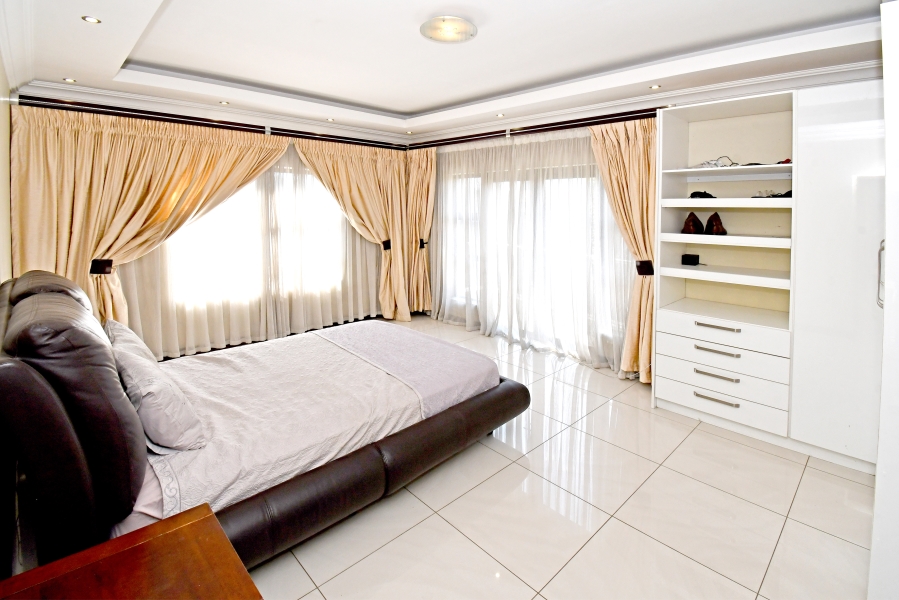 5 Bedroom Property for Sale in Blue Valley Golf Estate Gauteng