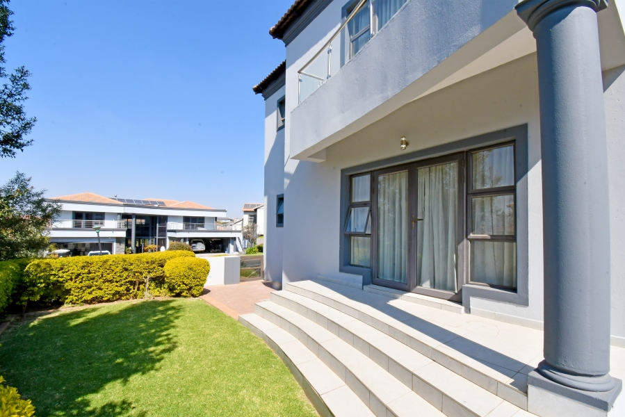 5 Bedroom Property for Sale in Blue Valley Golf Estate Gauteng