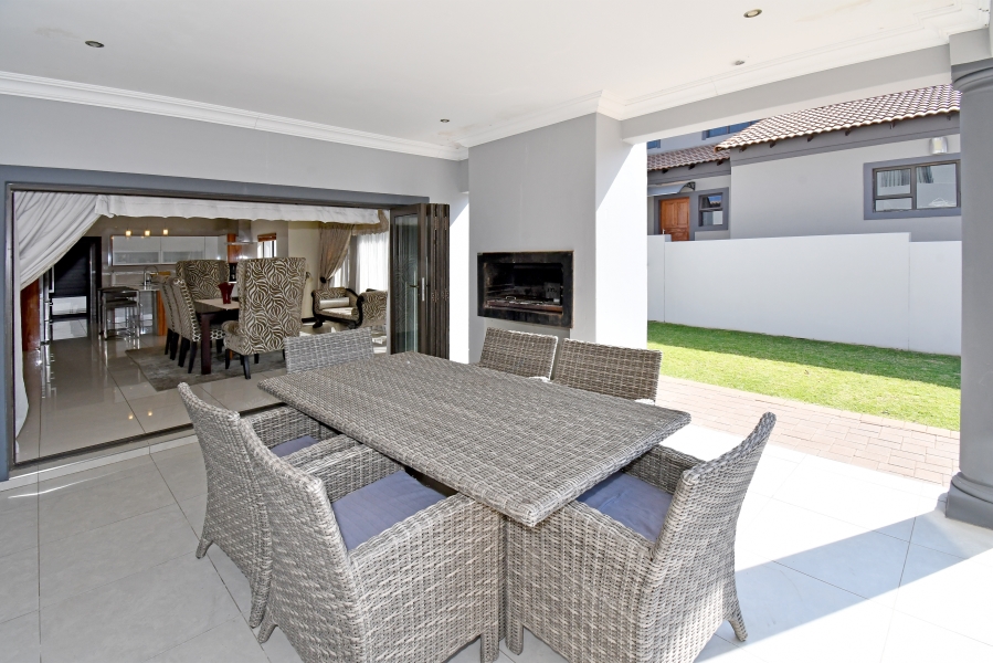 5 Bedroom Property for Sale in Blue Valley Golf Estate Gauteng
