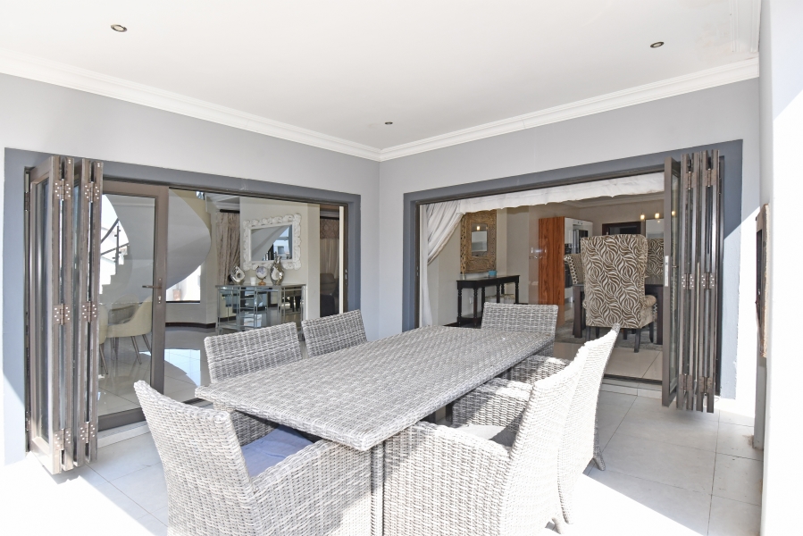 5 Bedroom Property for Sale in Blue Valley Golf Estate Gauteng