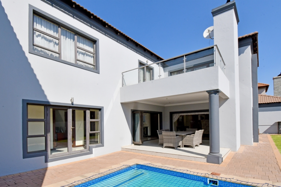 5 Bedroom Property for Sale in Blue Valley Golf Estate Gauteng